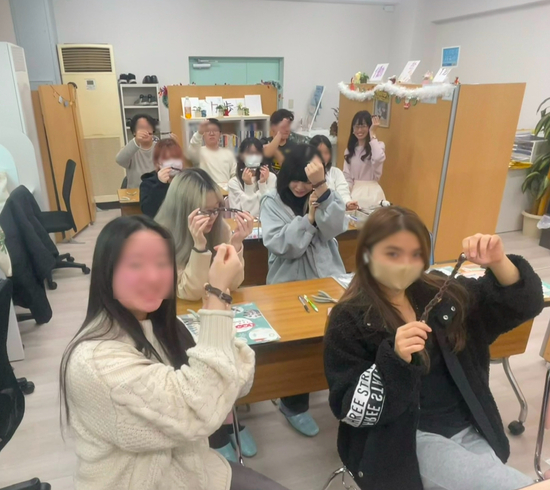 ◎特別活動　ブレスレット作り(自由参加)