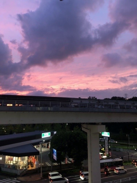 薄暮の多摩センター