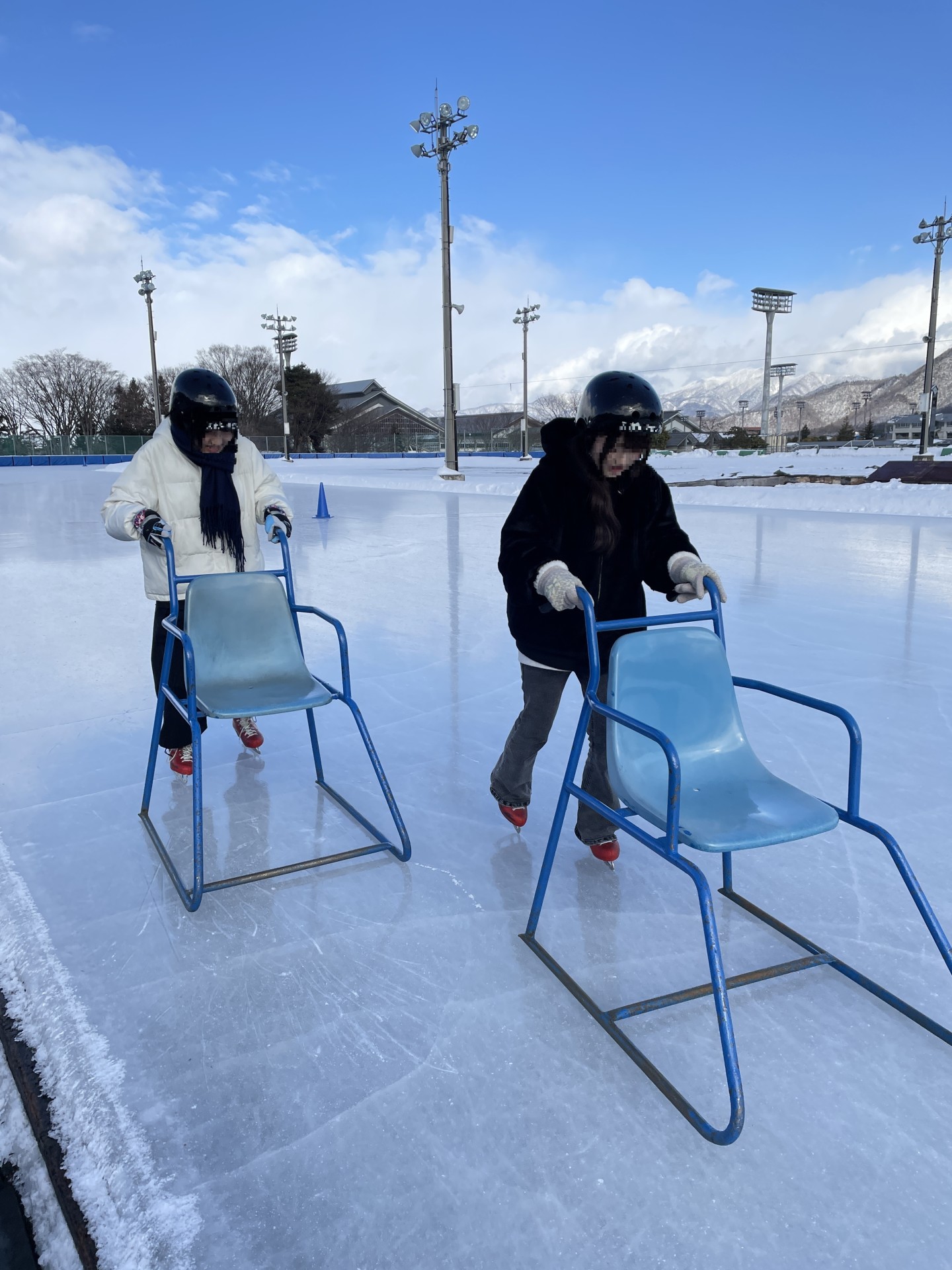 山形市総合運動公園スケート場での初めてのスケート体験