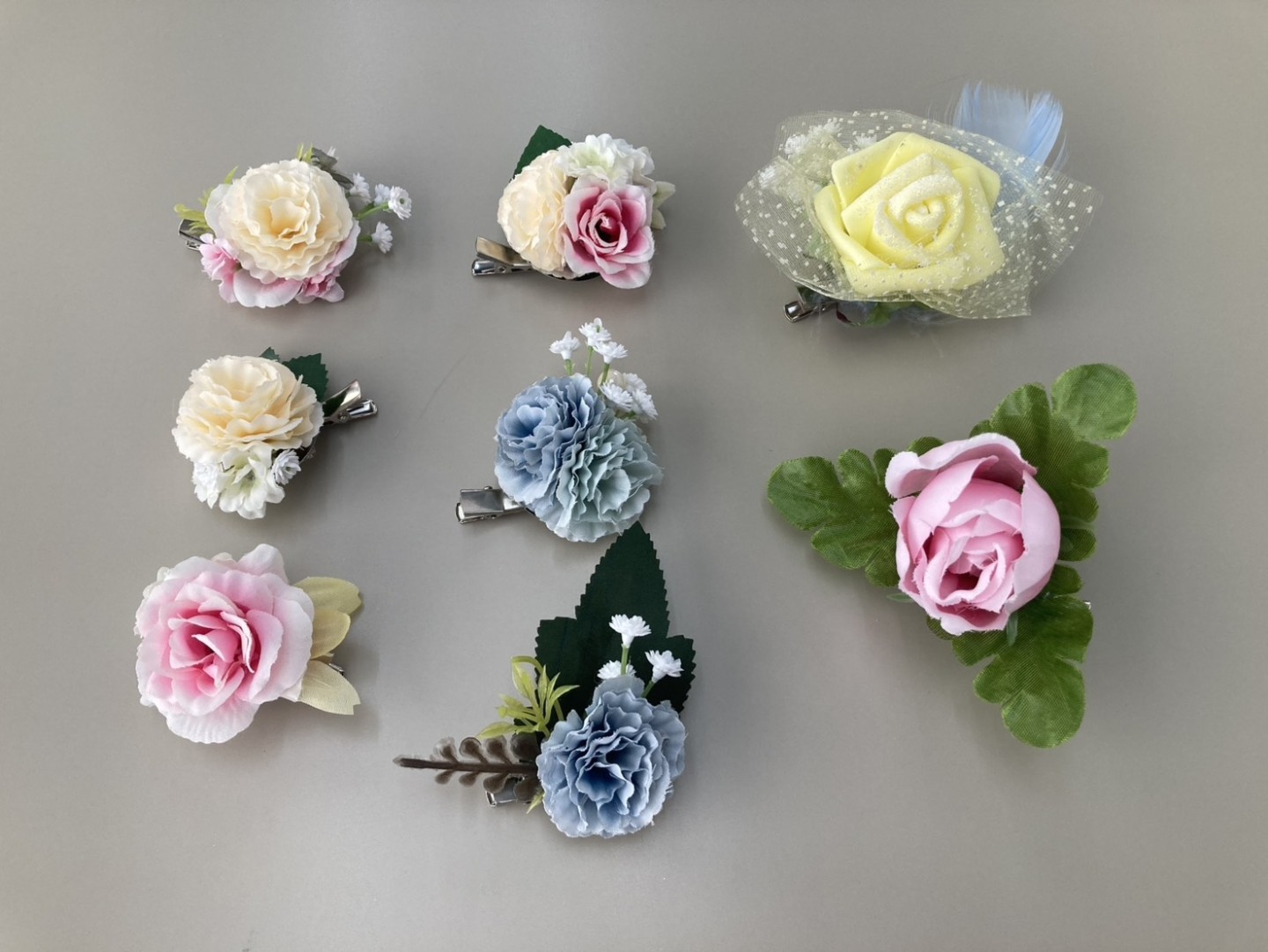 創作活動としてコサージュを作成しました✨
