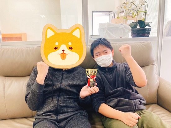 スマブラ大会準優勝のトロフィー