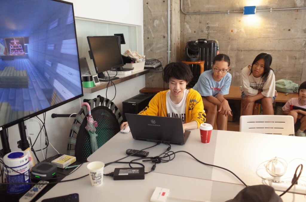 マインクラフトは「デジタル時代の部活動」　　ゲームトレーナーの活躍の場は広がっていきます