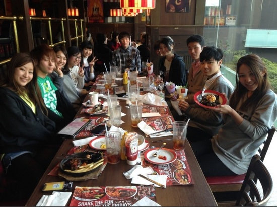 ランチ会はおしゃれなT.G.I.フライデーズ！