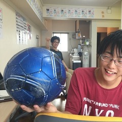 サッカーボールをもっている人、ご協力を！
