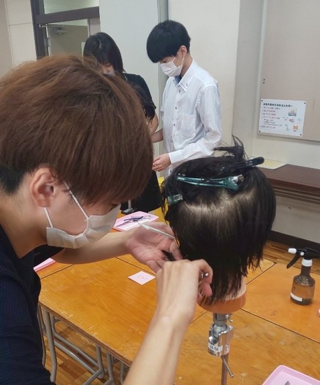 【美容専門学校体験説明会に参加しました】