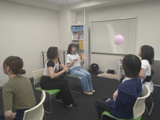 シッティングバレー　（～風船に翻弄されて～）