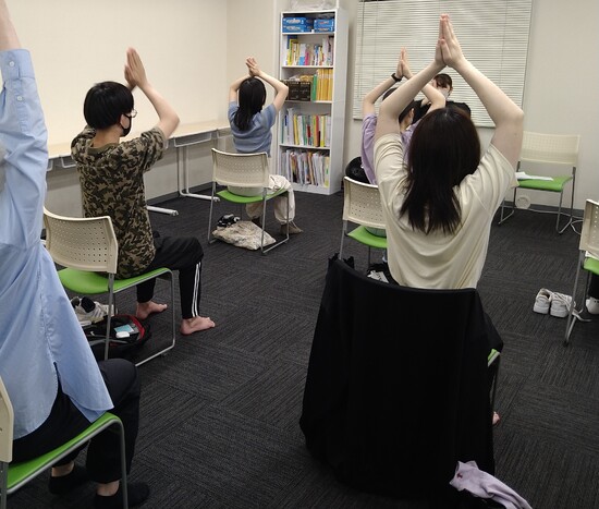 Chair Yoga　～自律神経を整えよう～