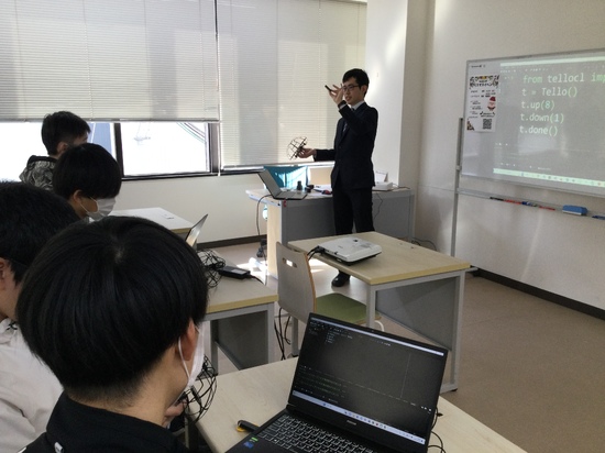 ドローンを飛ばしてみた！