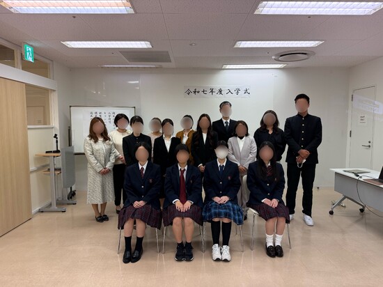 令和7年度　入学式