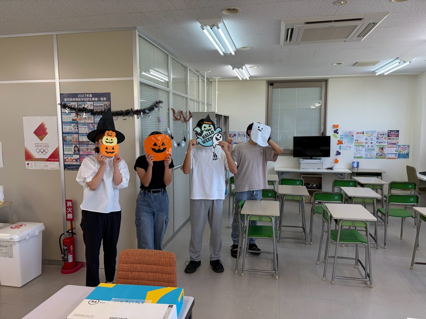 ハロウィン飾りつけ＆第２回映画鑑賞会