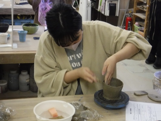 陶芸体験を行いました。