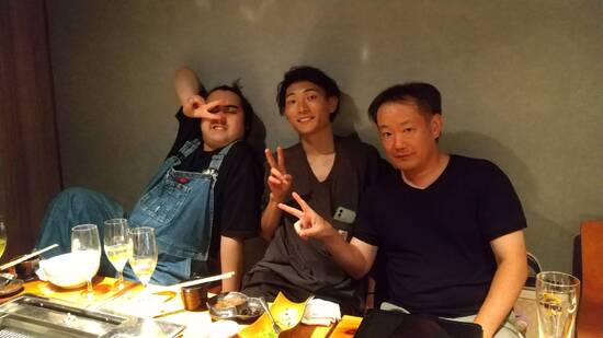 卒業生と焼き肉を食べに行きました！