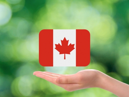 卒業生がカナダ留学に出発しました