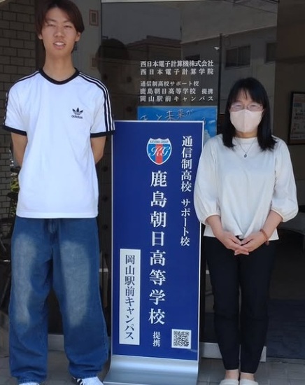 卒業生がキャンパスに遊びに来てくれました！