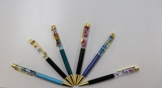 校内学習　その弐　～ハーバリウムボールペン制作