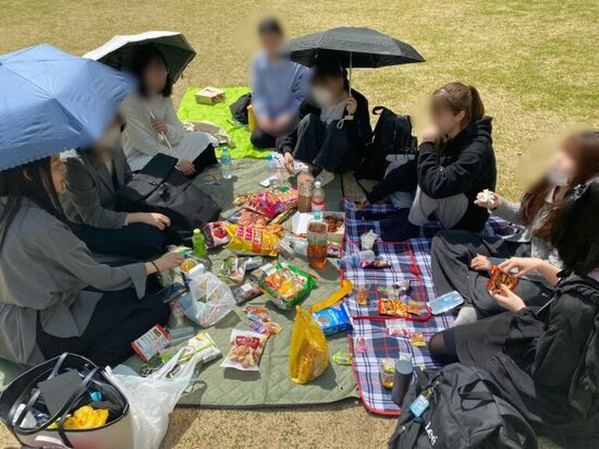 女子生徒増加！教室がにぎやかに　高卒支援会卒業生・スタッフの視点