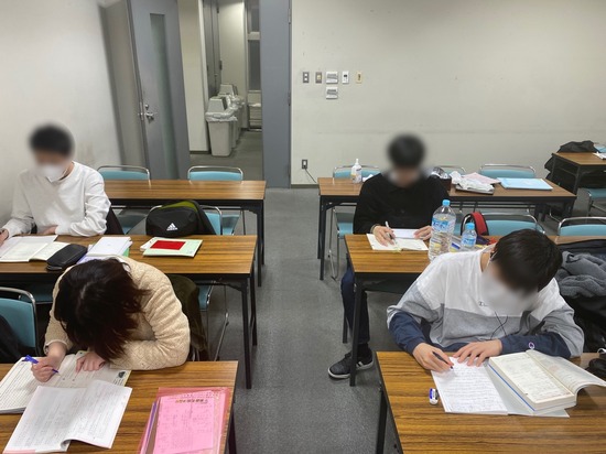 大学受験に向けてスロースタートし始めた通信制高校3年生