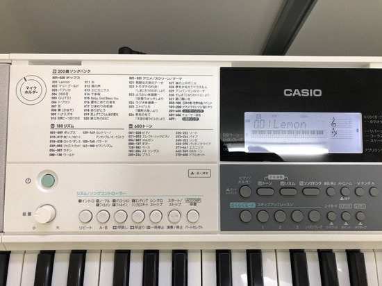 電子ピアノが入りました。