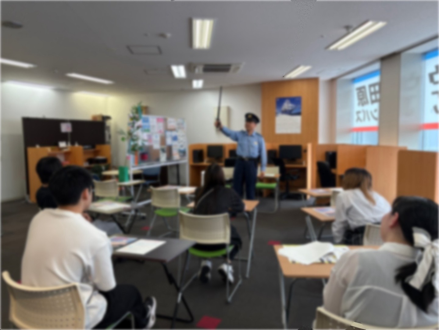【小田原キャンパス】はたらく大人に聞いてみよう！-警察官編-