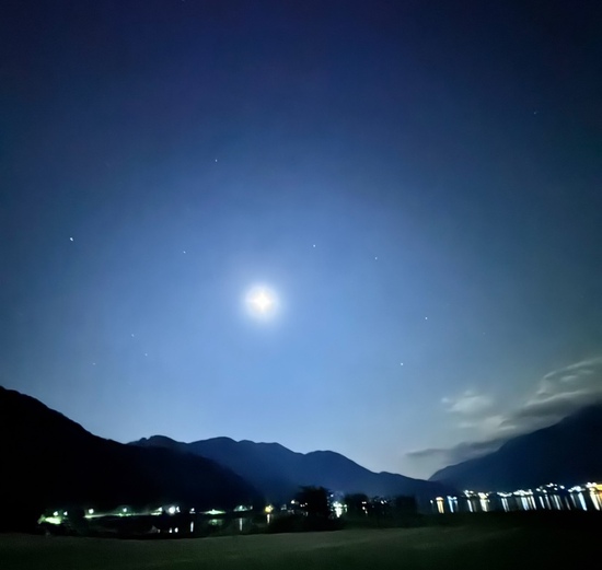 月が綺麗ですね