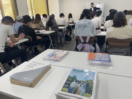 特別活動　進路セミナー「上級学校説明会」　が開催されました。