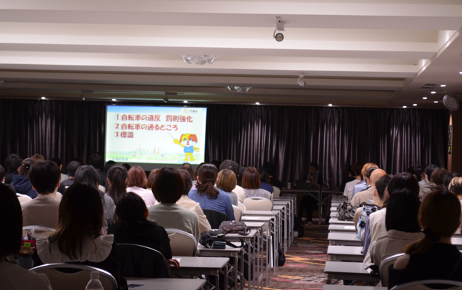 １８６名が参加【⾃転⾞交通安全教室】を開催しました。