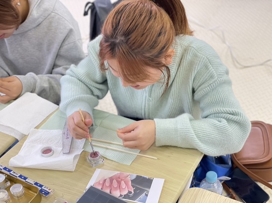 ネイルの授業がありました♪( ´θ｀)ノ