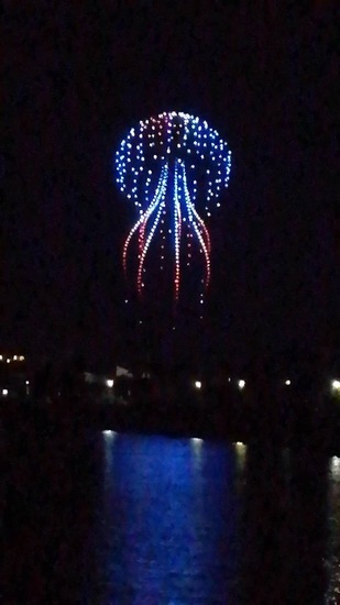 江の島海水浴場ドローンショー