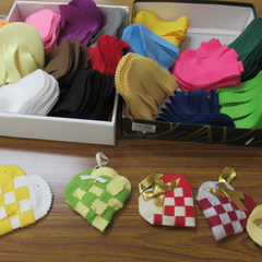 『懐かしの折り紙と、フェルトで小物作り』を行いました！