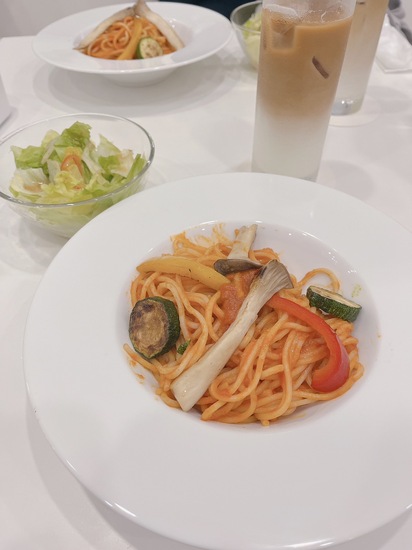 西口・東口合同のランチミーティング♪