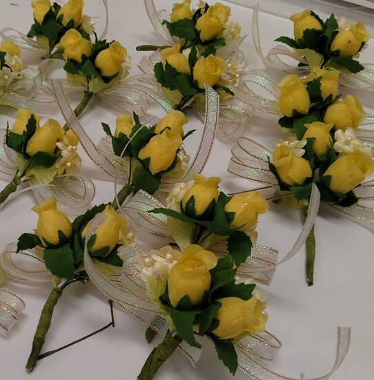 コサージュ作り