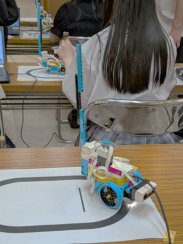 【行事】PythonプログラミングでLEGOロボットを動かそう＆生成AIを使ってプログラムをかきかえてみよう！を行いました(^O^)／