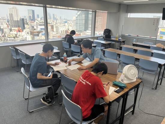 新宿教室開室　本日はレポート学習＆大学受験指導