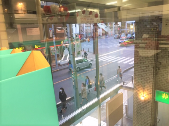 駅から徒歩1分！自由出席制で通いやすいです！