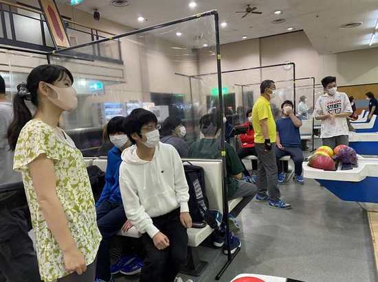 恒例行事ボウリング大会が開催されました