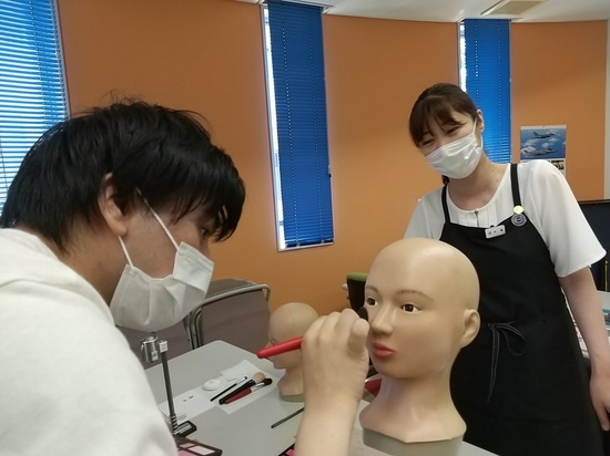 ！メイク体験！