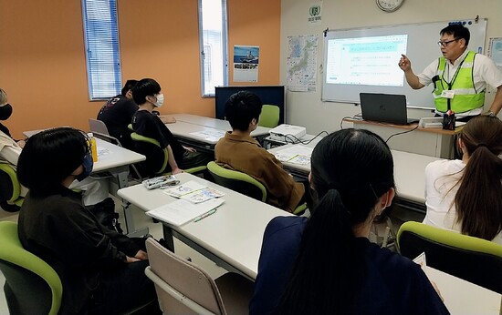 警察署による薬物乱用防止教室がありました